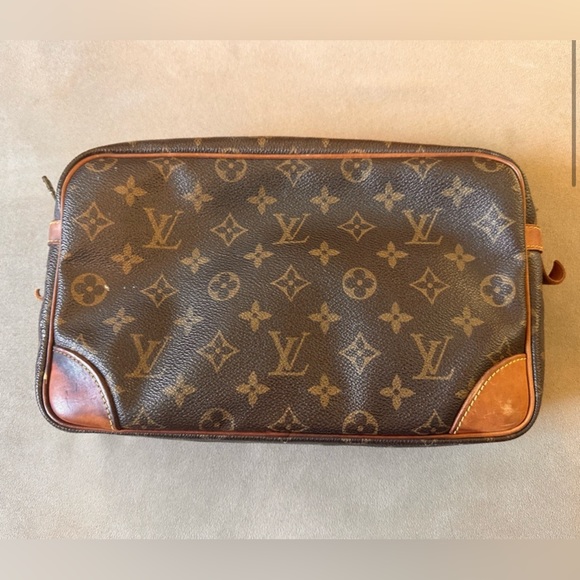 LV Louis Vuitton Pouchette Toiletry Bag - Picture 3 of 11